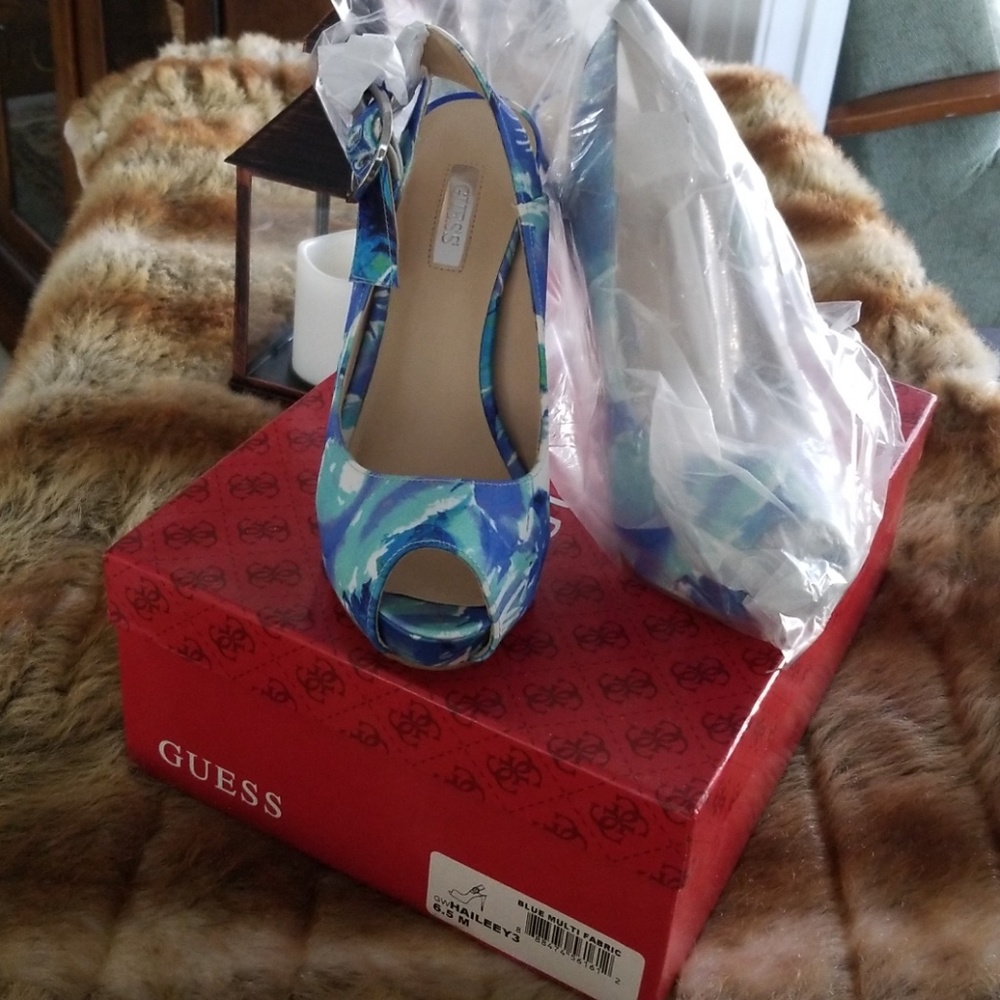 Guess multiple fabric pump